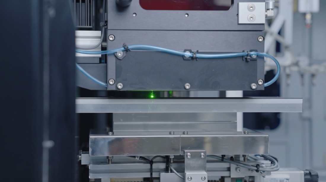 レーザーマーキング装置